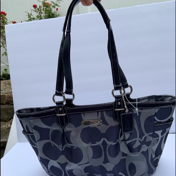 Handbags - ⭐️Black Fri SL⭐️ Coach blue silver canv tote purse